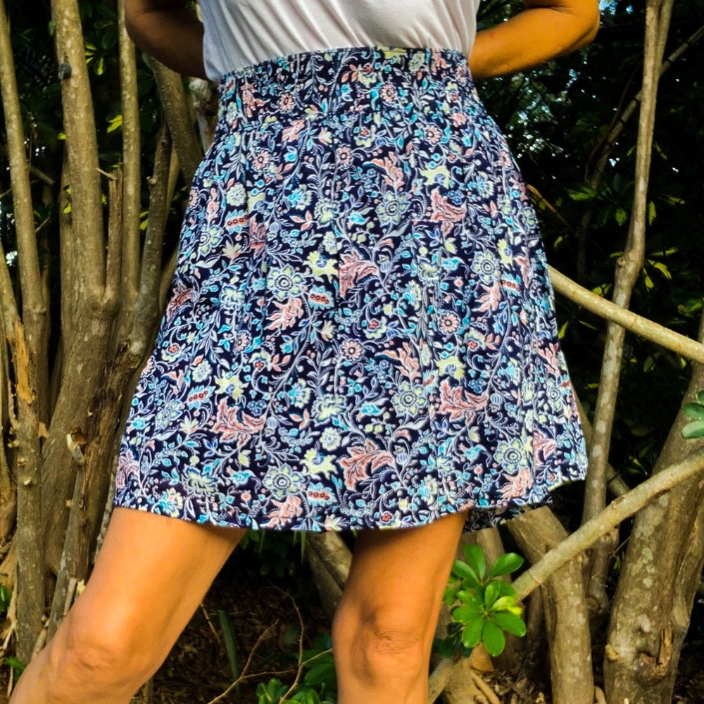Old Navy sz L elastic waist circle skater skirt, navy print.